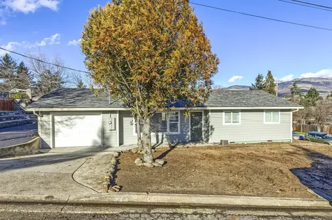 323 Maple Street Ashland OR 97520