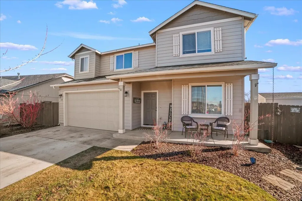 838 NW 24th Way Redmond OR 97756