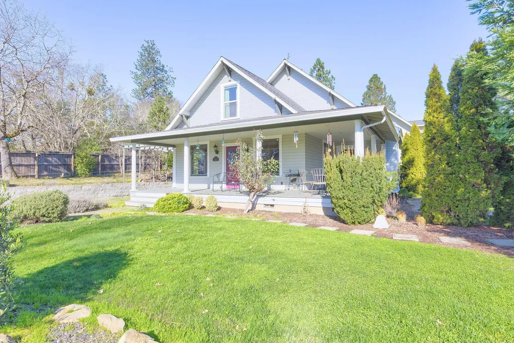 42 SW Leonard Street Grants Pass OR 97526