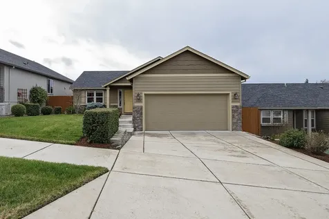 1424 Flower Street Medford OR 97504