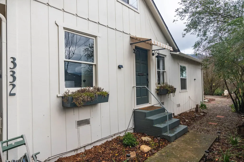 332 NE Josephine Street Grants Pass OR 97526