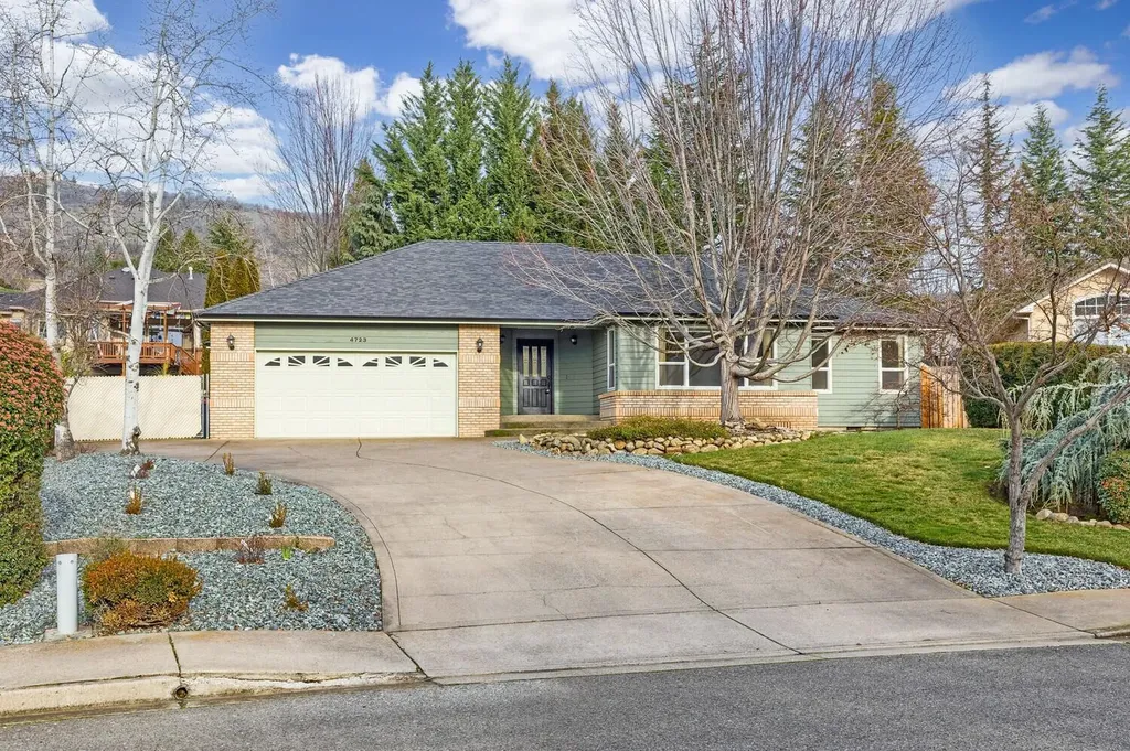 4723 Spyglass Court Medford OR 97504