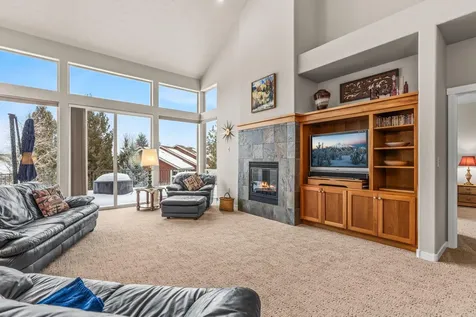10576 Village Loop Redmond OR 97756