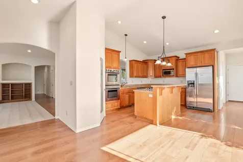 142 NW Native Run Loop Grants Pass OR 97526