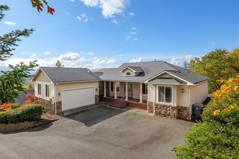 142 NW Native Run Loop Grants Pass OR 97526