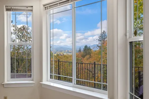 142 NW Native Run Loop Grants Pass OR 97526