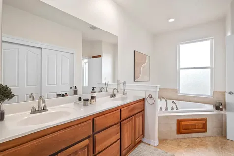 142 NW Native Run Loop Grants Pass OR 97526