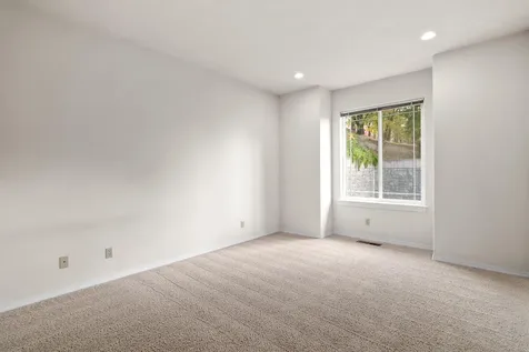 142 NW Native Run Loop Grants Pass OR 97526