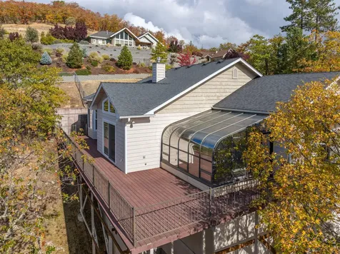 142 NW Native Run Loop Grants Pass OR 97526