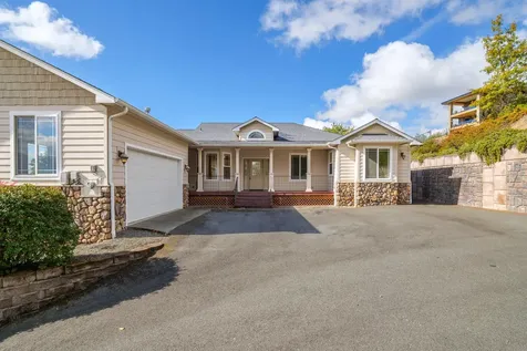 142 NW Native Run Loop Grants Pass OR 97526