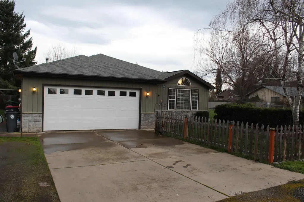 2219 Happy Valley Drive Medford OR 97501