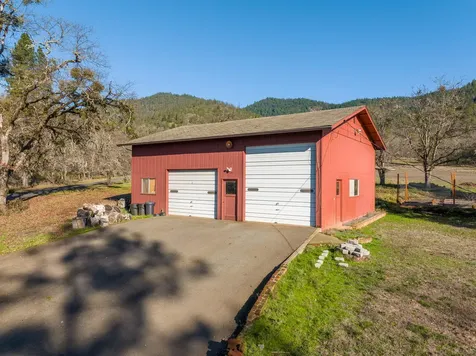 2487 Scoville Road Grants Pass OR 97526