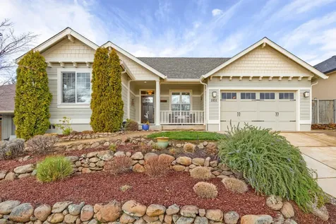 3851 Calle Vista Drive Medford OR 97504