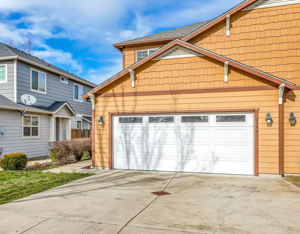 2356 Dahlia Way Medford OR 97501