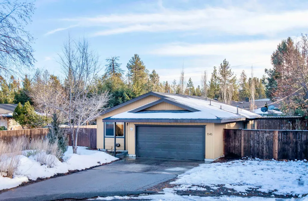 1545 SE Skylark Drive Bend OR 97702