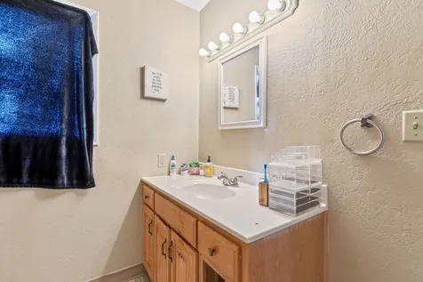 400 N 10th Street Central Point OR 97502