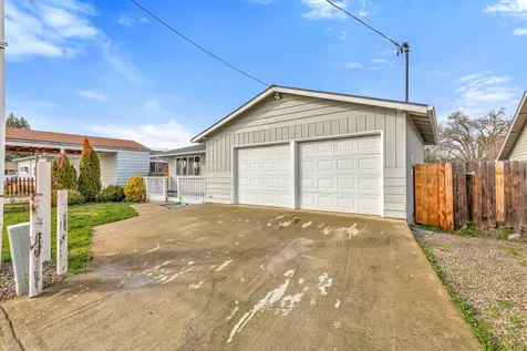 400 N 10th Street Central Point OR 97502