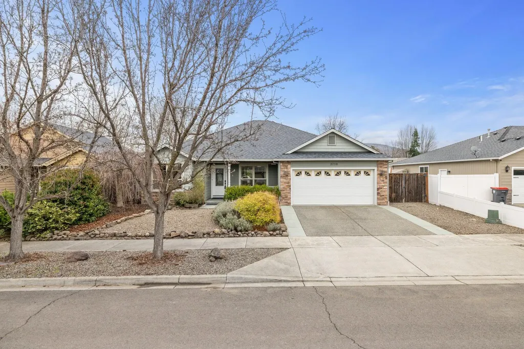 3208 Balsum Way Medford OR 97504