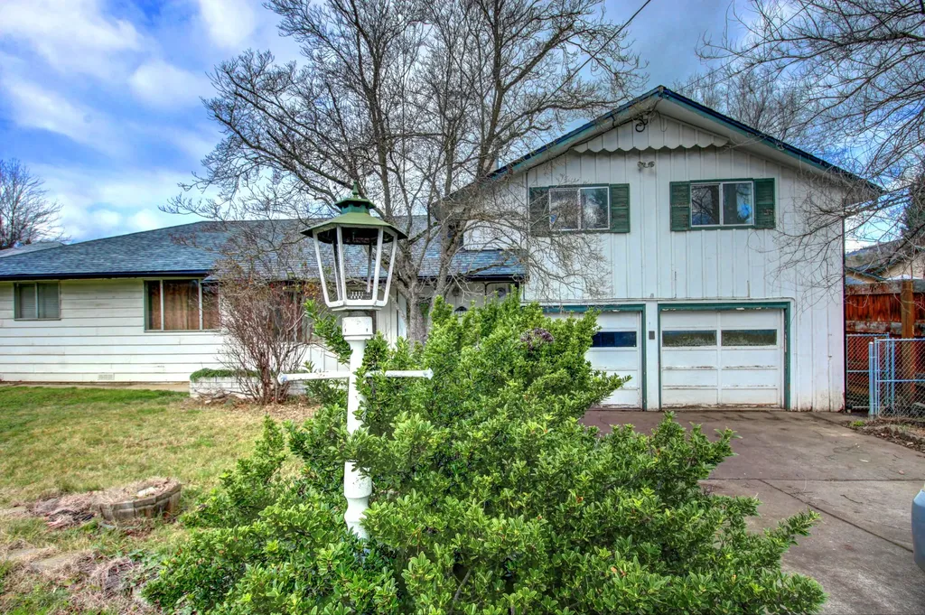 3091 E Mcandrews Road Medford OR 97504