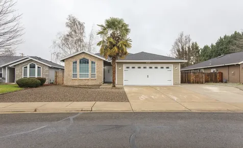 325 Applewood Drive Central Point OR 97502