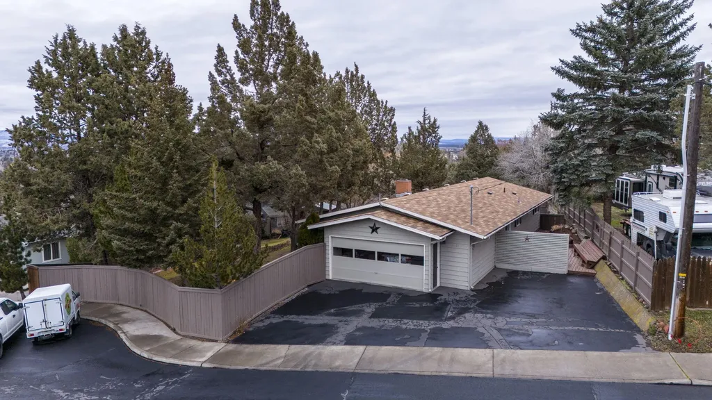 3060 SW 35th Court Redmond OR 97756
