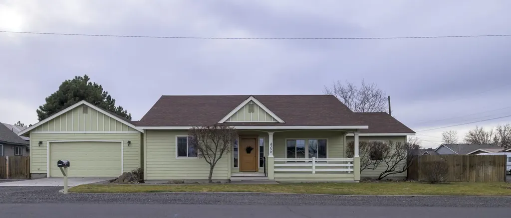 2350 SW Reindeer Avenue Redmond OR 97756