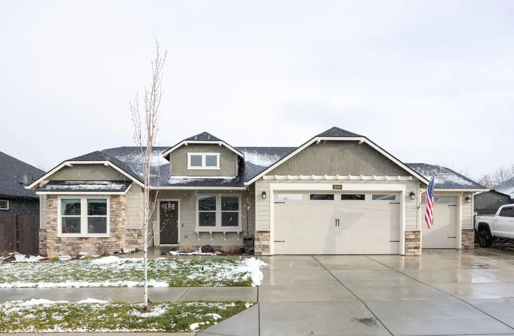 2900 NW 23rd Street Redmond OR 97756