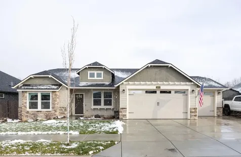 2900 NW 23rd Street Redmond OR 97756