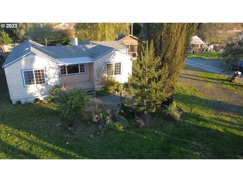 1985 Roseburg Road Myrtle Point OR 97458