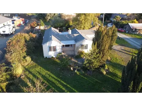 1985 Roseburg Road Myrtle Point OR 97458