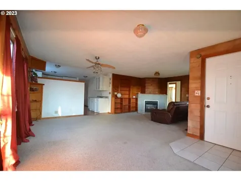 1985 Roseburg Road Myrtle Point OR 97458