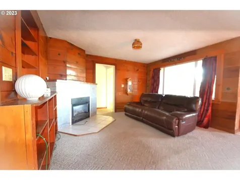 1985 Roseburg Road Myrtle Point OR 97458