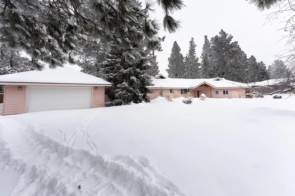 60663 River Bend Drive Bend OR 97702