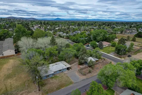 2547 SW 21st Street Redmond OR 97756