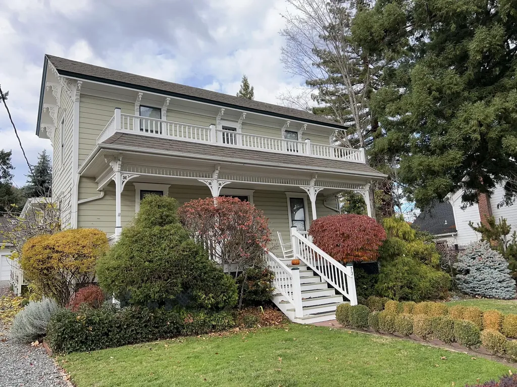 73 Granite Street Ashland OR 97520