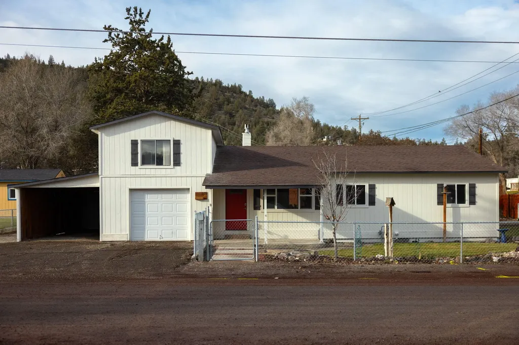 1105 SW Rimrock Road Prineville OR 97754