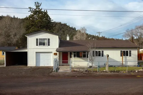 1105 SW Rimrock Road Prineville OR 97754