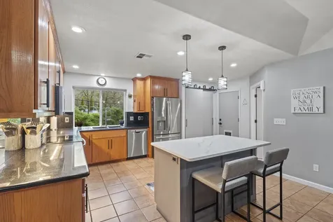 1219 W Jones Creek Road Grants Pass OR 97526