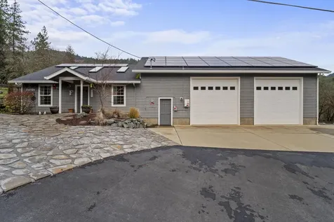 1219 W Jones Creek Road Grants Pass OR 97526