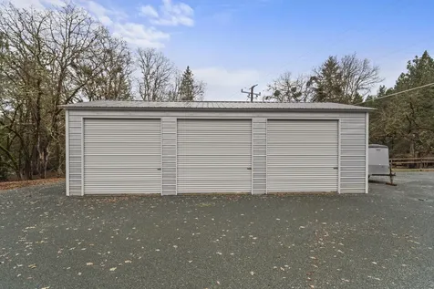 1219 W Jones Creek Road Grants Pass OR 97526