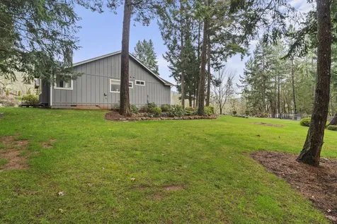 1219 W Jones Creek Road Grants Pass OR 97526