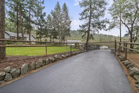 1219 W Jones Creek Road Grants Pass OR 97526
