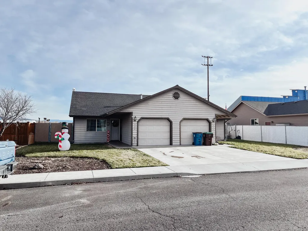 320 SE Mercury Lane Prineville OR 97754