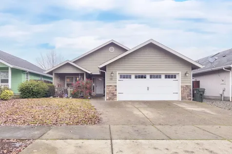 1172 SW Sturgeon Court Grants Pass OR 97527