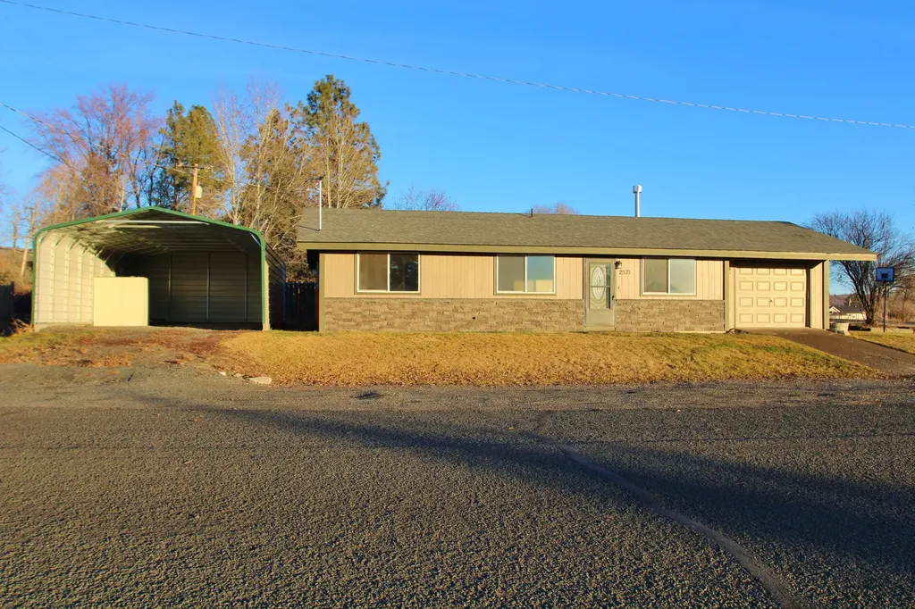2571 5th Avenue Bonanza OR 97623