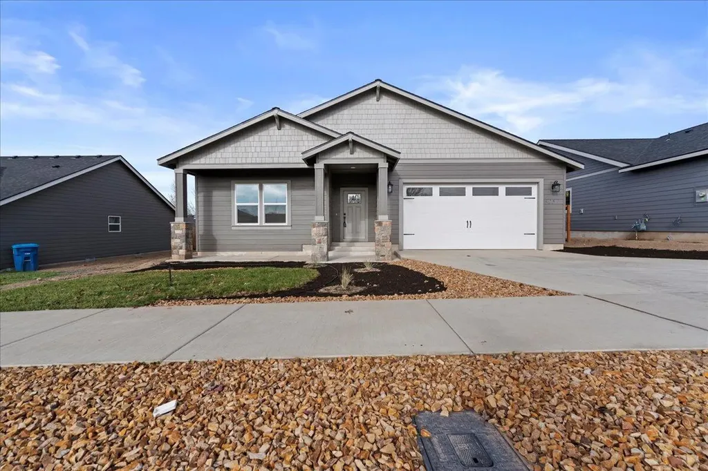 3177 NW Cedar Avenue Redmond OR 97756