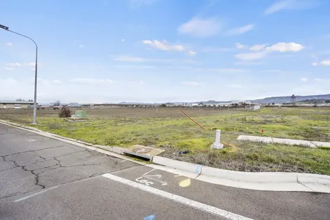 4702 Industry Drive Medford OR 97502