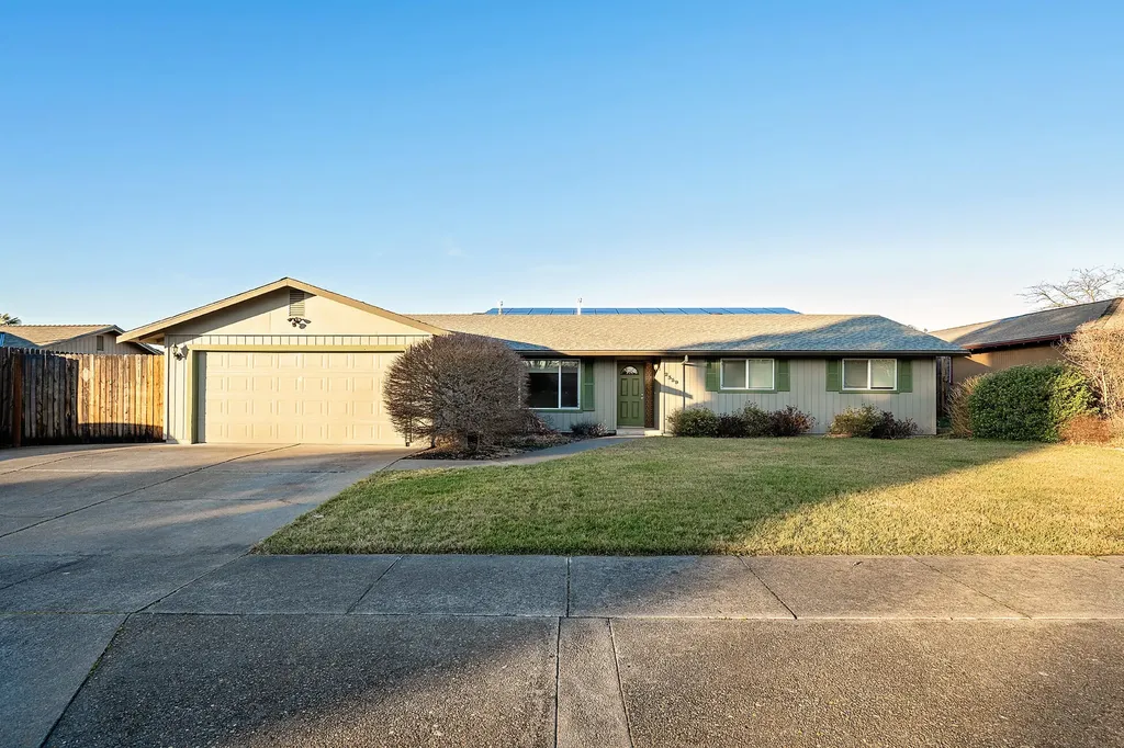 2359 Amaryllis Street Medford OR 97504