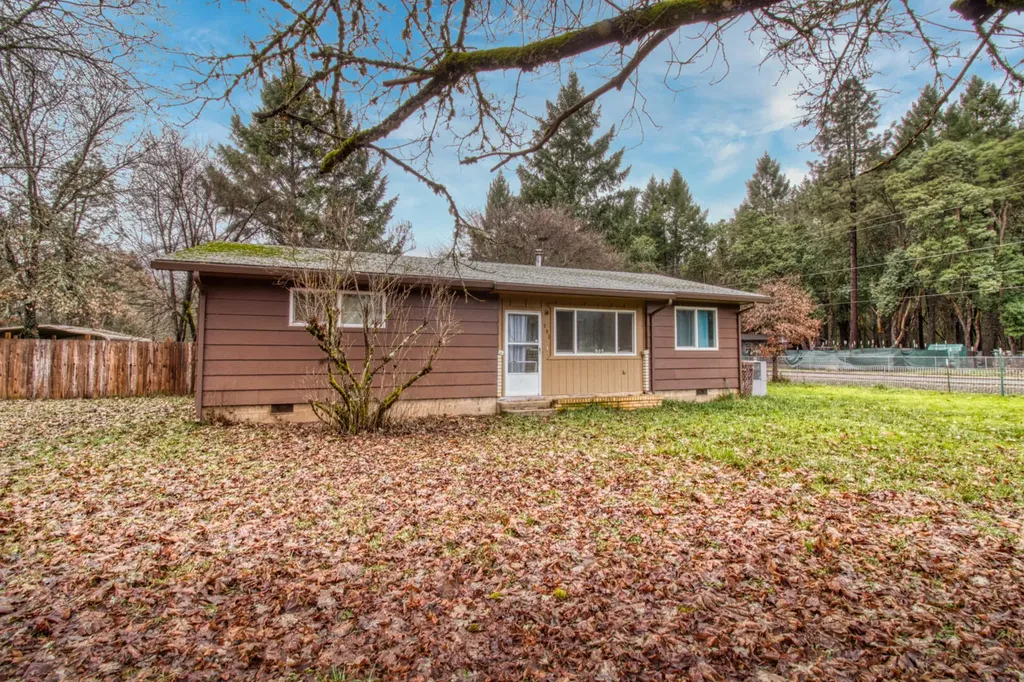 302 S Kerby Avenue Cave Junction OR 97523
