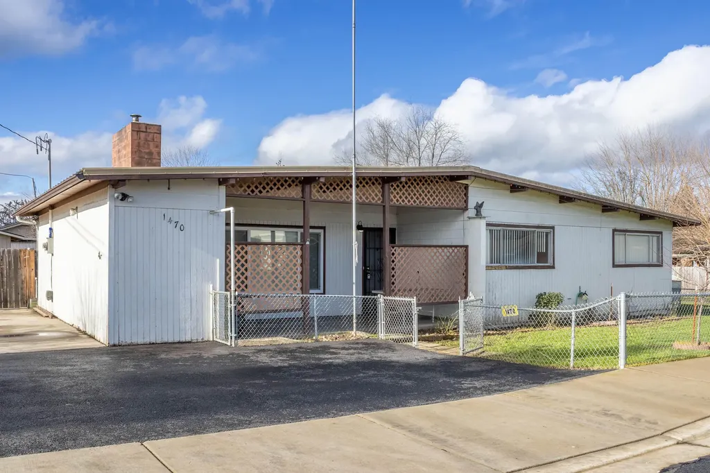 1470 Sun Glo Drive Grants Pass OR 97527